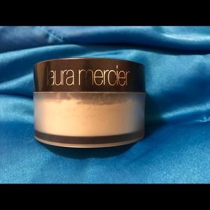 Laura Mercier translucent powder